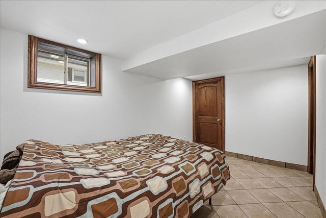 9937 Delaware Place, Highland, IN 46322