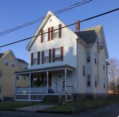 48 Hodge Ave 2nd, Taunton, MA 02780