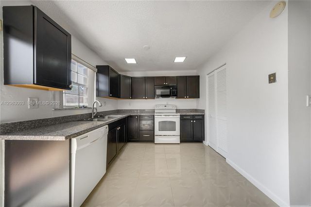 6110 SW 129th Place 1703, Miami, FL 33183