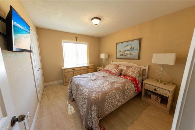 188 Gulfstream ST, Marco Island, FL 34145