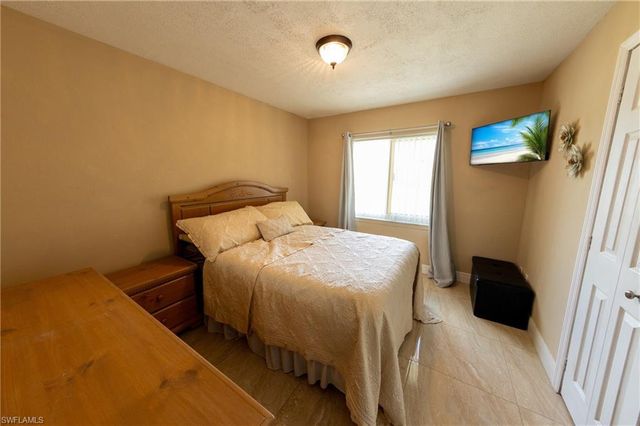 188 Gulfstream ST, Marco Island, FL 34145