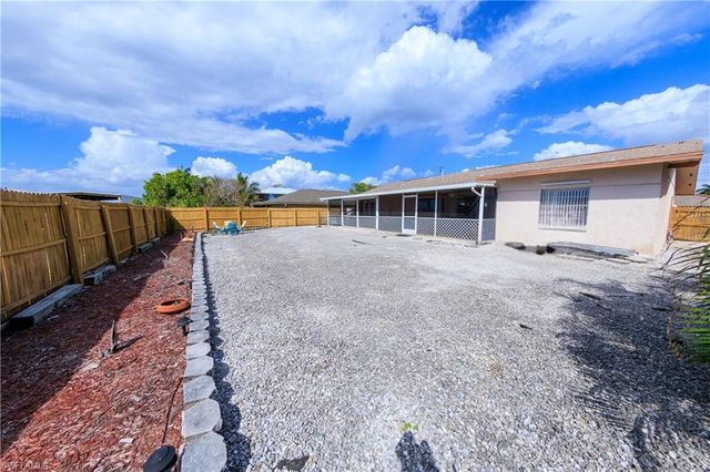 188 Gulfstream ST, Marco Island, FL 34145