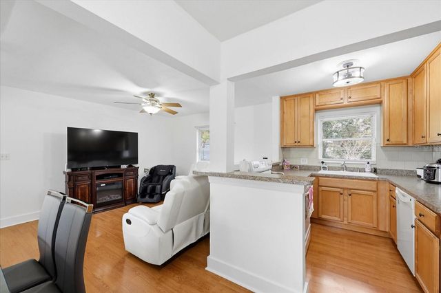 207 W SENECA AVENUE, Tampa, FL 33612