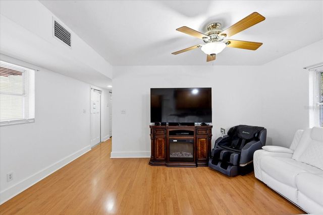 207 W SENECA AVENUE, Tampa, FL 33612