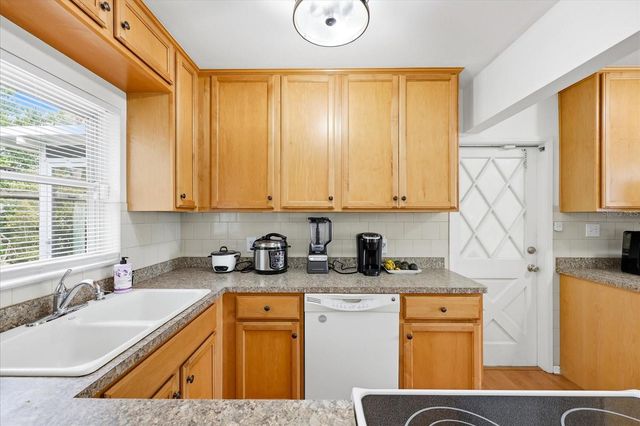 207 W SENECA AVENUE, Tampa, FL 33612