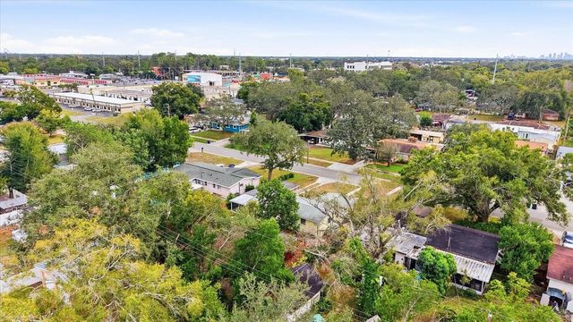 207 W SENECA AVENUE, Tampa, FL 33612