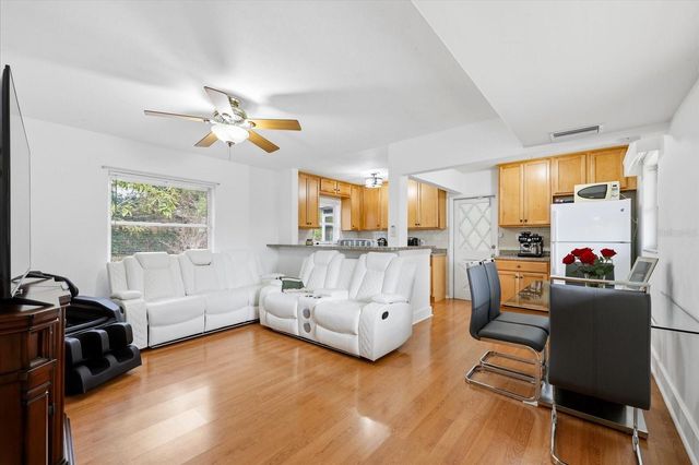 207 W SENECA AVENUE, Tampa, FL 33612