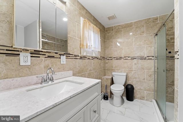 909 PINE ST, Darby, PA 19023