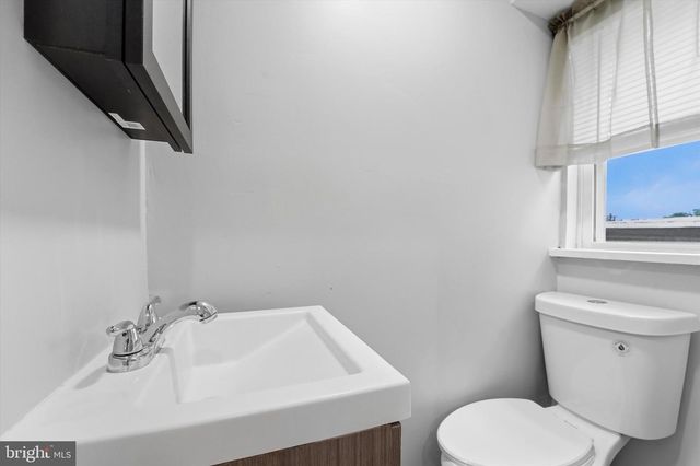 909 PINE ST, Darby, PA 19023