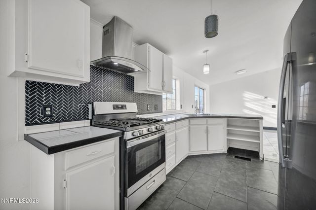 605 Wall Canyon Drive, Sun Valley, NV 89433