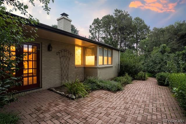 15 El Encanto Drive, Colorado Springs, CO 80906