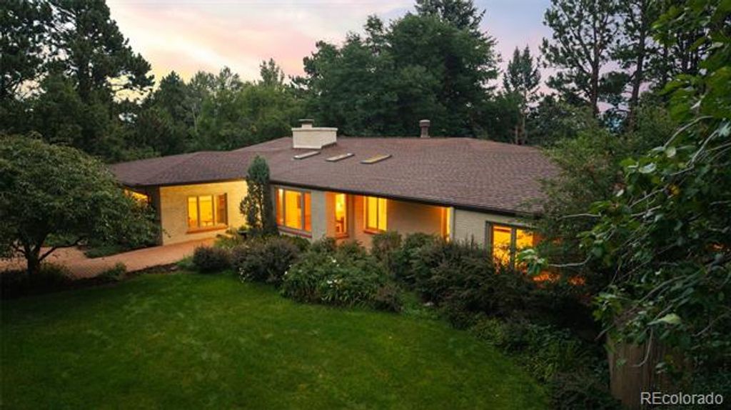 15 El Encanto Drive, Colorado Springs, CO 80906