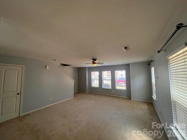 9505 Drains Bay Court, Charlotte, NC 28214