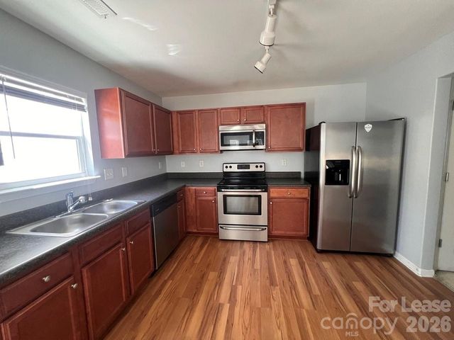 9505 Drains Bay Court, Charlotte, NC 28214
