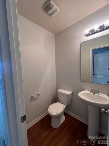 9505 Drains Bay Court, Charlotte, NC 28214
