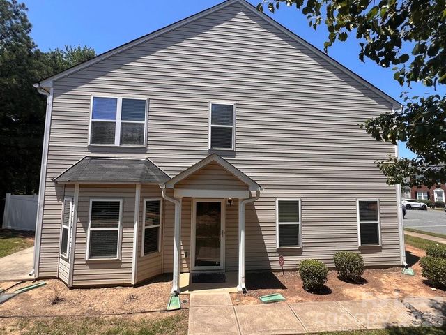 9505 Drains Bay Court, Charlotte, NC 28214