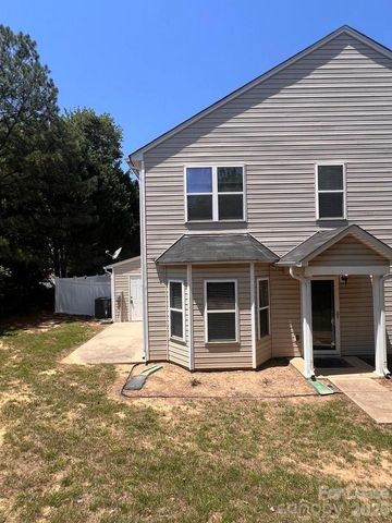 9505 Drains Bay Court, Charlotte, NC 28214