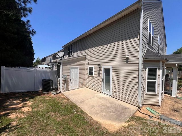 9505 Drains Bay Court, Charlotte, NC 28214