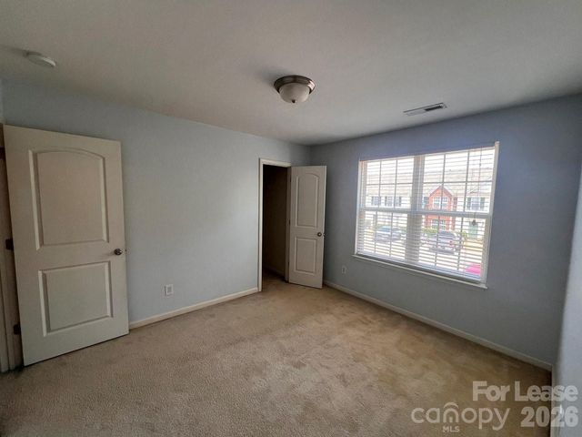 9505 Drains Bay Court, Charlotte, NC 28214