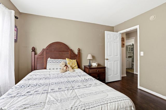 104 Rolling Oak Drive, Easley, SC 29642