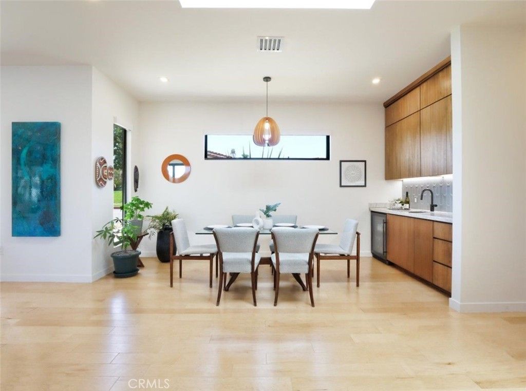 Image 13 of property listing at 4756 Keniston Avenue, Los Angeles, CA 90043