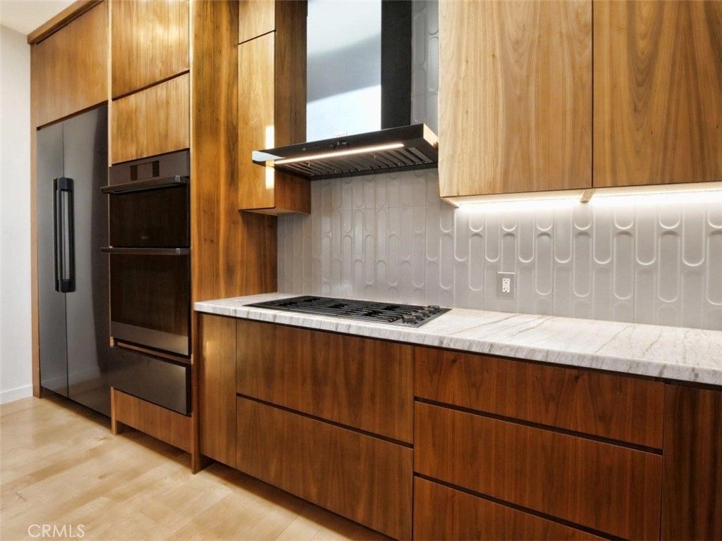 Image 19 of property listing at 4756 Keniston Avenue, Los Angeles, CA 90043