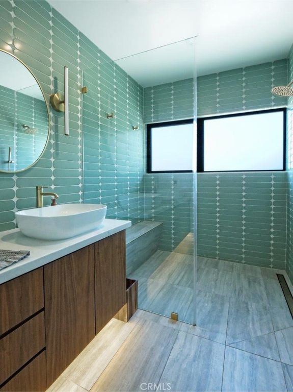 Image 33 of property listing at 4756 Keniston Avenue, Los Angeles, CA 90043