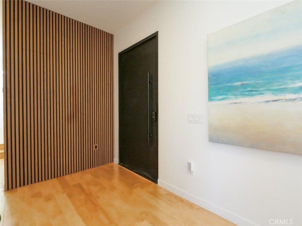 Image 40 of property listing at 4756 Keniston Avenue, Los Angeles, CA 90043