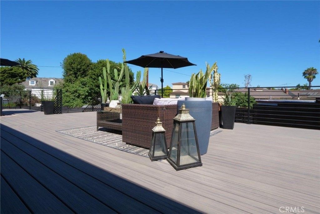 Image 42 of property listing at 4756 Keniston Avenue, Los Angeles, CA 90043