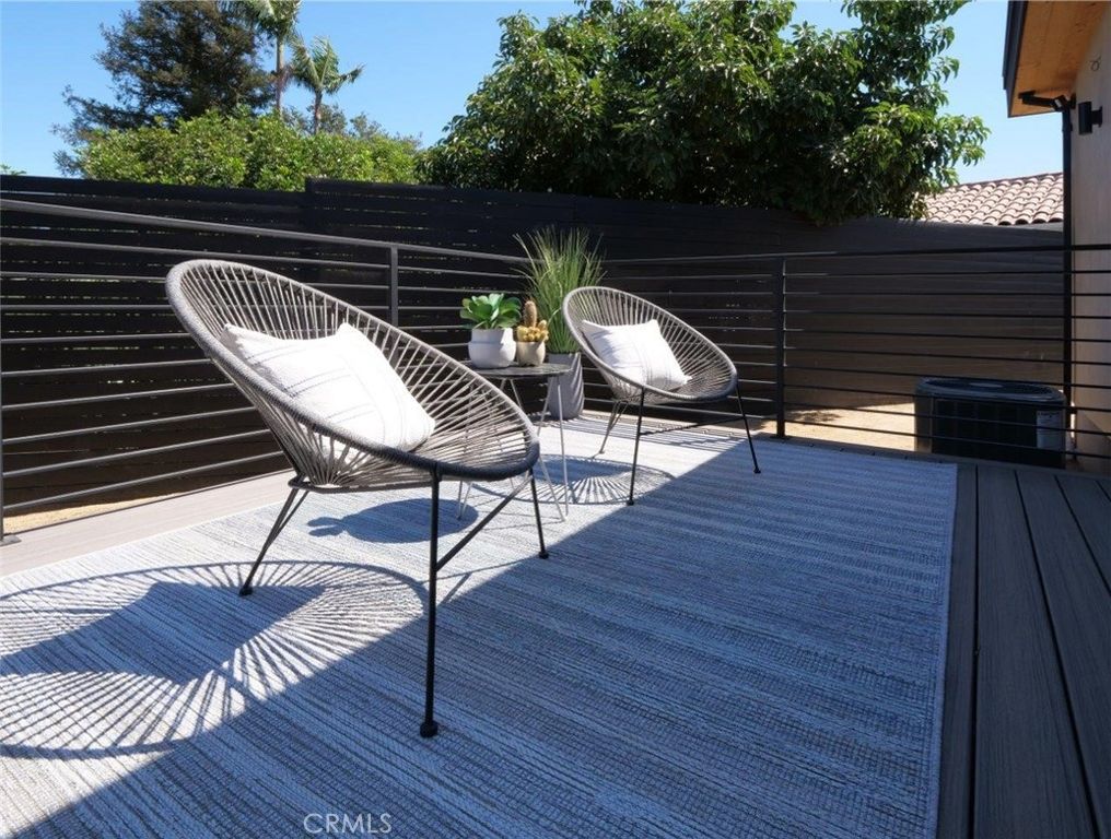 Image 49 of property listing at 4756 Keniston Avenue, Los Angeles, CA 90043