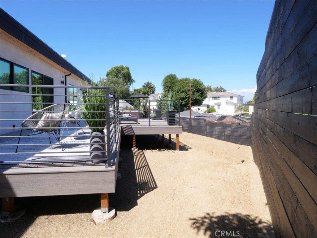 Image 51 of property listing at 4756 Keniston Avenue, Los Angeles, CA 90043