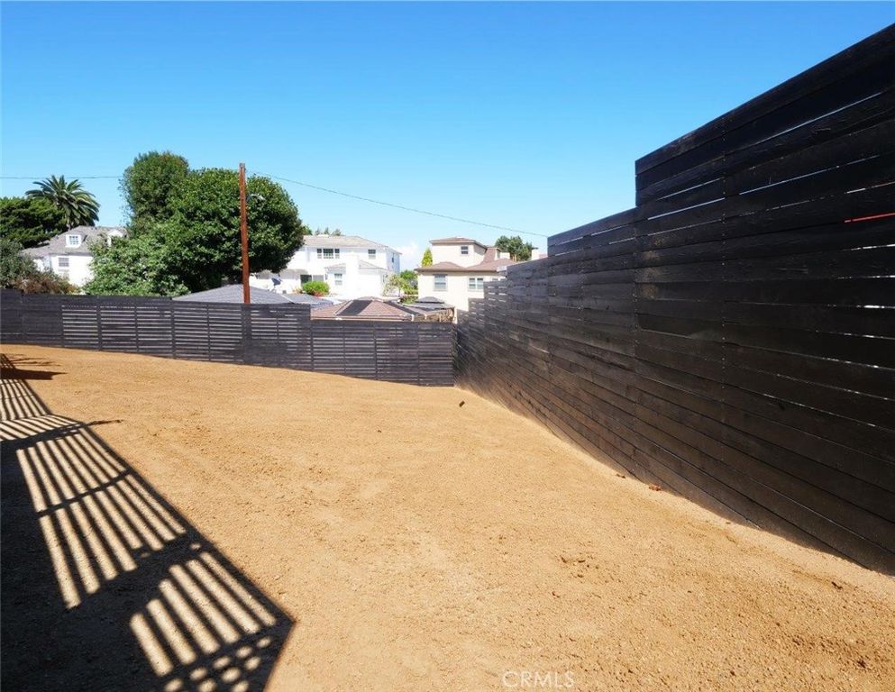 Image 53 of property listing at 4756 Keniston Avenue, Los Angeles, CA 90043