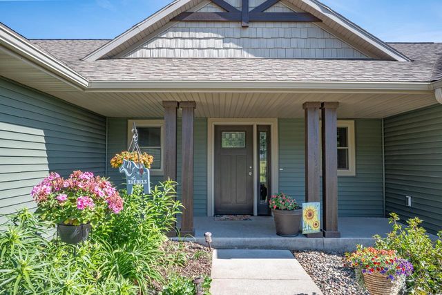 W7563 Castle Heights DRIVE, Holmen, WI 54636