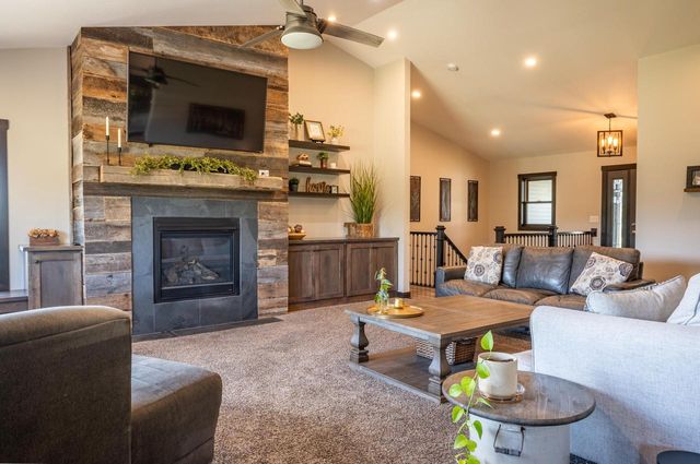 W7563 Castle Heights DRIVE, Holmen, WI 54636
