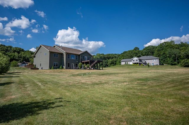 W7563 Castle Heights DRIVE, Holmen, WI 54636