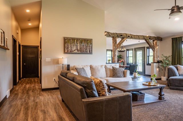 W7563 Castle Heights DRIVE, Holmen, WI 54636