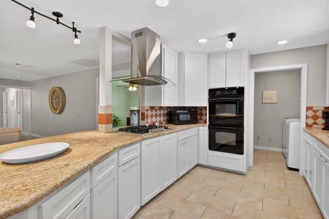 115 S Cedar Street, Lake Jackson, TX 77566