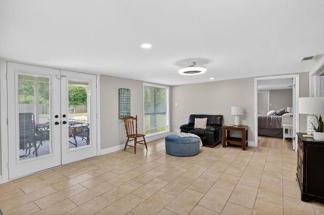 115 S Cedar Street, Lake Jackson, TX 77566