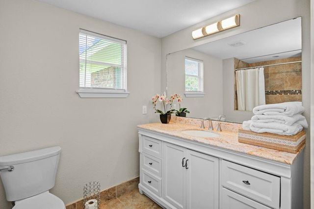 115 S Cedar Street, Lake Jackson, TX 77566