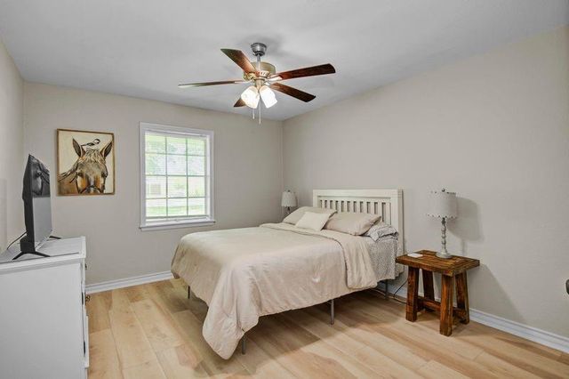 115 S Cedar Street, Lake Jackson, TX 77566