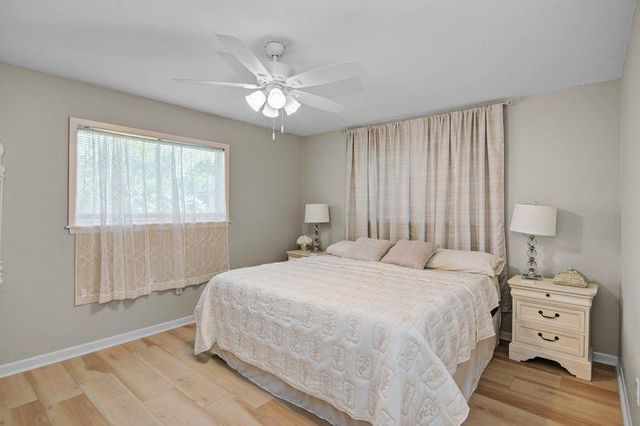 115 S Cedar Street, Lake Jackson, TX 77566