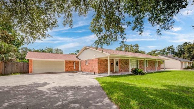 115 S Cedar Street, Lake Jackson, TX 77566
