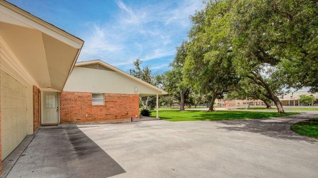 115 S Cedar Street, Lake Jackson, TX 77566