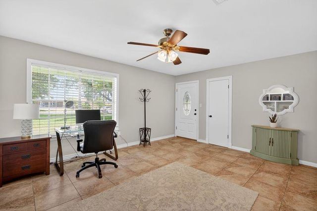 115 S Cedar Street, Lake Jackson, TX 77566