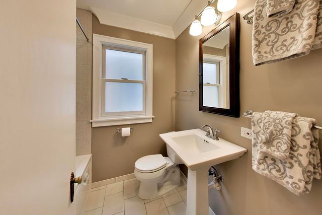 5042 N MELVINA Avenue, Chicago, IL 60630