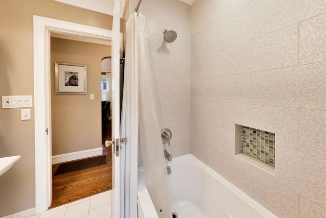 5042 N MELVINA Avenue, Chicago, IL 60630