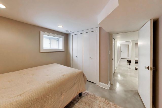 5042 N MELVINA Avenue, Chicago, IL 60630