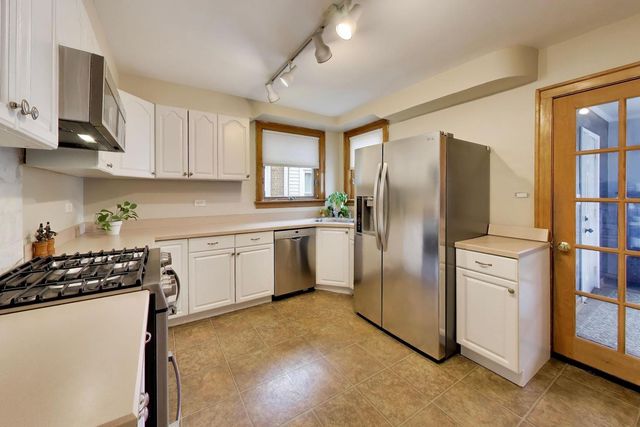 5042 N MELVINA Avenue, Chicago, IL 60630