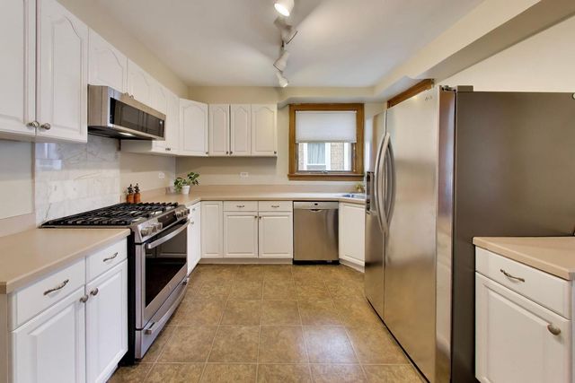 5042 N MELVINA Avenue, Chicago, IL 60630