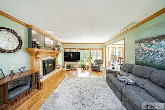 706 S. S Bellin Road, Idaho Falls, ID 83402